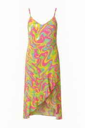 Angelle milan maxi jurk – psychedelic swirl print – spaghettibandjes – v-ruffle zoom – travelstof – maten s t/m xxl