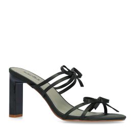 Groene sandalen met hak en strikjes