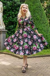 Helen floral swing jurk in zwart en multi
