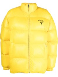 Prada donsjack van gerecycled polyester - geel