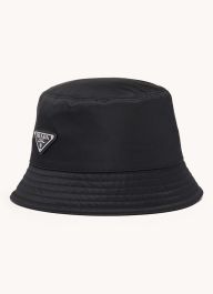 Prada re-nylon bucket hoed met logo