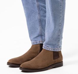 Beige Taupe suède chelsea boots
