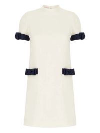 Valentino garavani mini-jurk met korte mouwen en strikdetail - wit