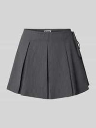 Wikkelrok met stolpplooien, model 'atlin'