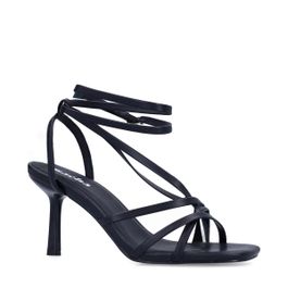 Zwarte sandalen met hak
